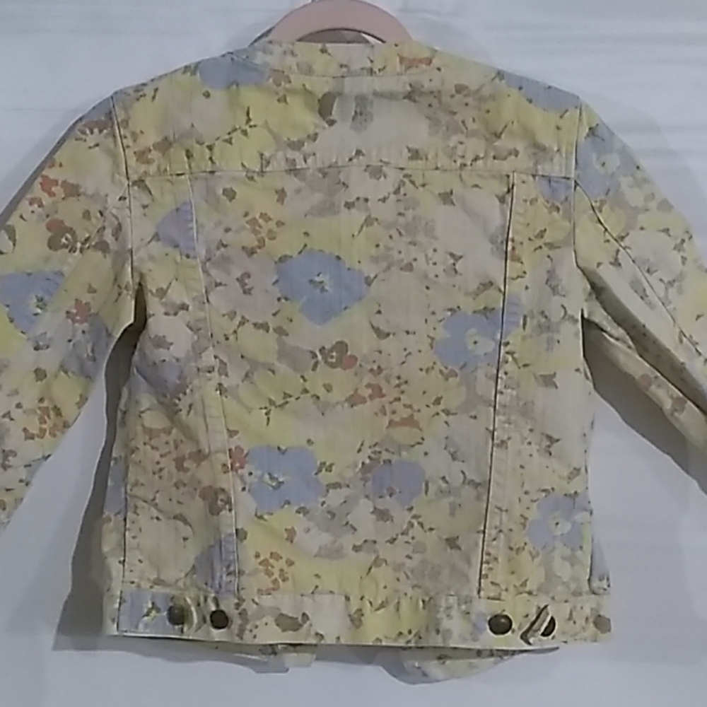 Liz Claiborne Crewneck Floral Denim Jacket Petite - Picture 3 of 4